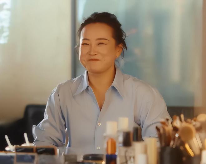 贾玲近照又美又瘦合影站C位排面足李现马龙站两边原因曝光|利来